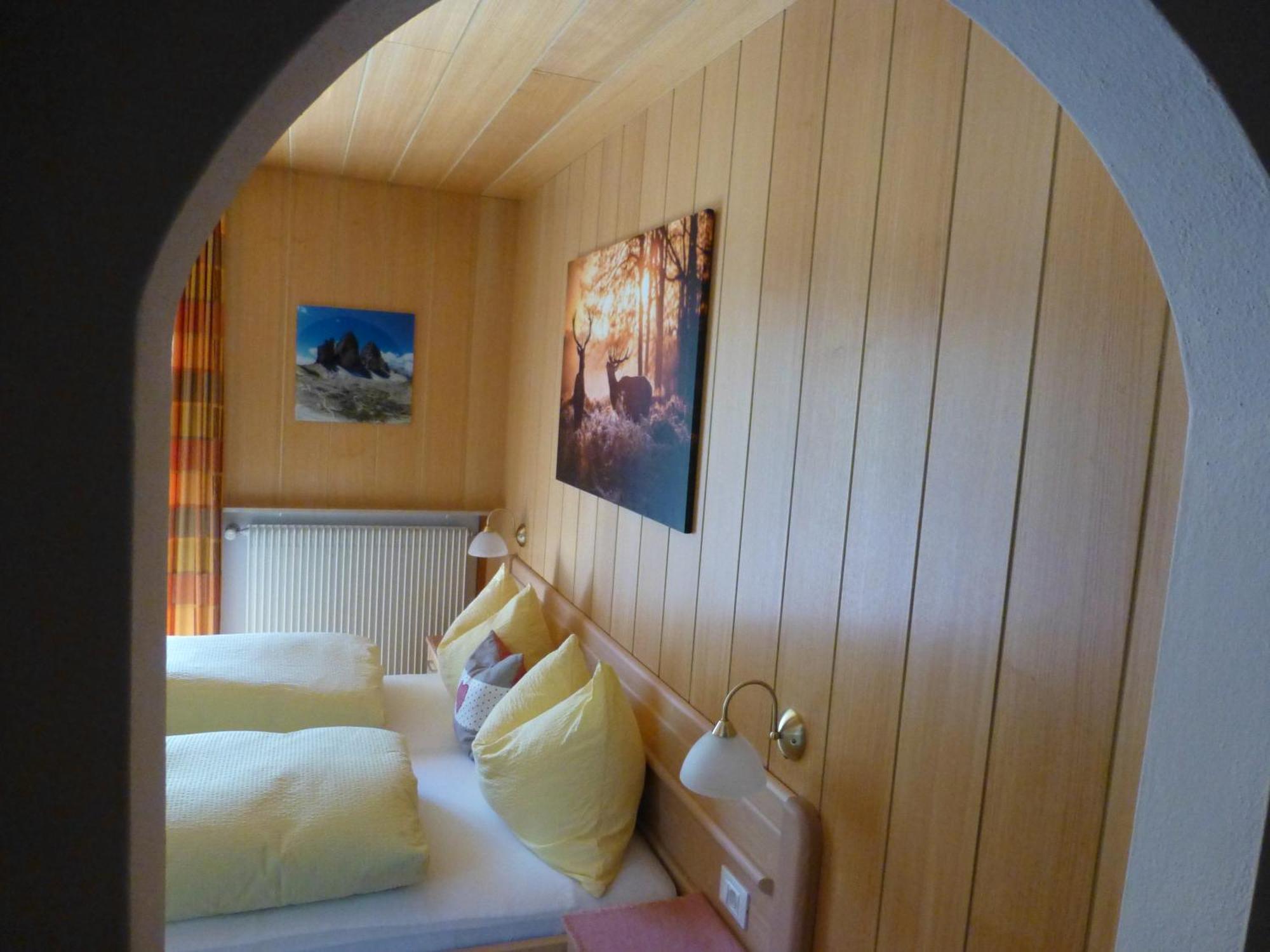 Bed and Breakfast Garni Helfer Dobbiaco Exterior foto
