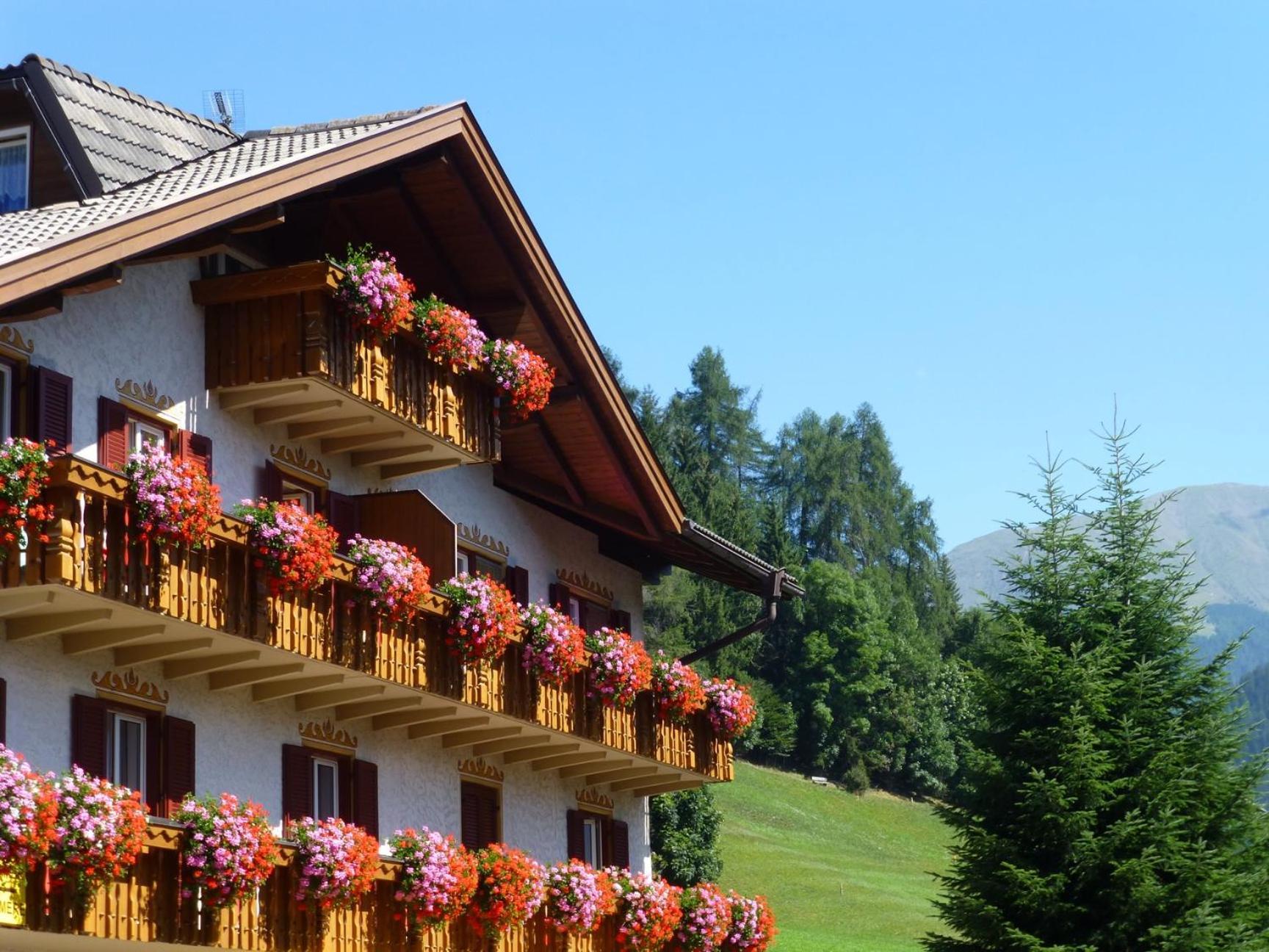 Bed and Breakfast Garni Helfer Dobbiaco Exterior foto